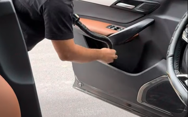 Máy hút bụi ô tô