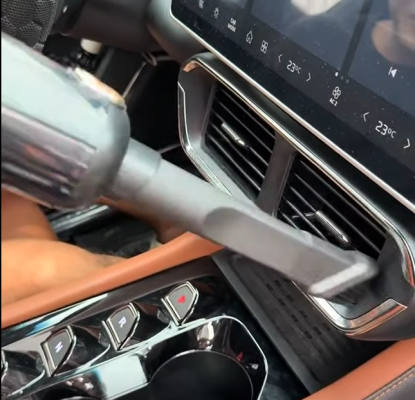 Máy hút bụi ô tô